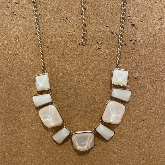 Light Peach Statement Necklace - Picture 4 of 6